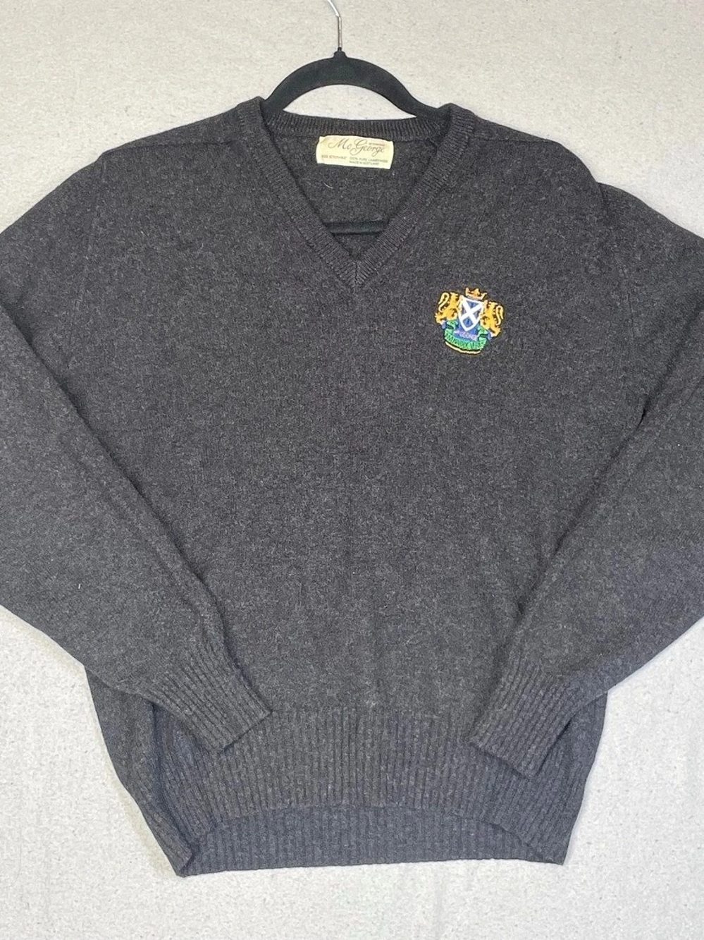 Vintage McGeorge Men's 100% Lambswool V-Neck Sweater Size 42